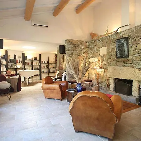 Villa Luxury Seaside Retreat With Infinity Pool And Private In Corsica